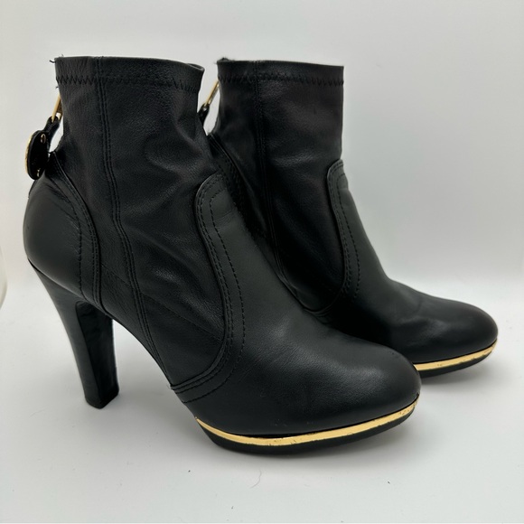 Tory Burch Size 6.5 Black Leather Ankle Boots Booties Gold Trim Back Zip Goth - Picture 1 of 11
